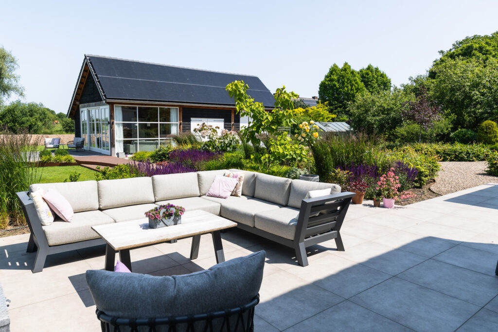 Landelijk moderne tuin
